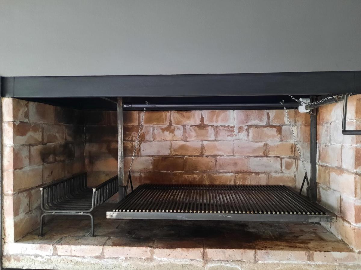 Casa De Invitados Con Parrilla Y Horno A Lena Ushuaia Eksteriør billede